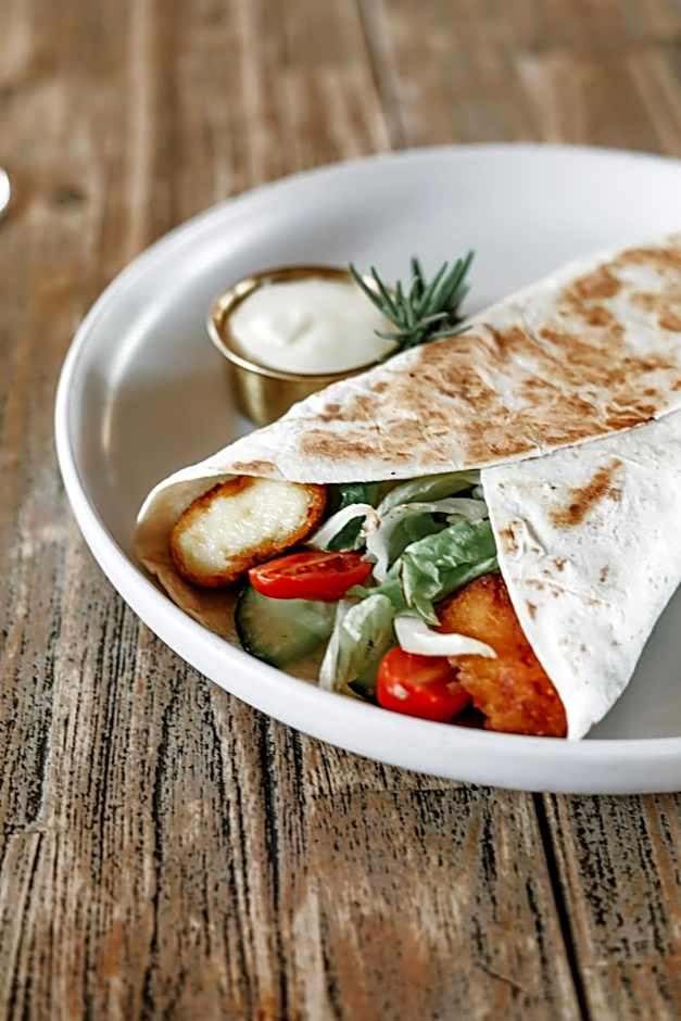 Lighthouse Guesthouse & Cafe