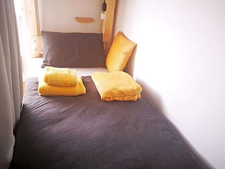 Bunk Bed in Mixed Dormitory Room