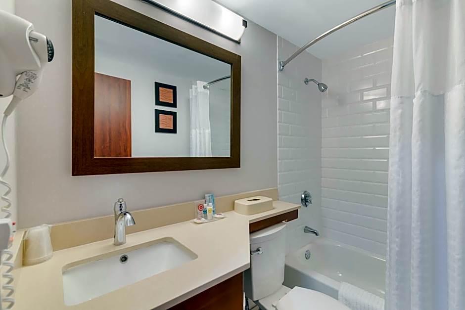 Comfort Inn Manchester Airport