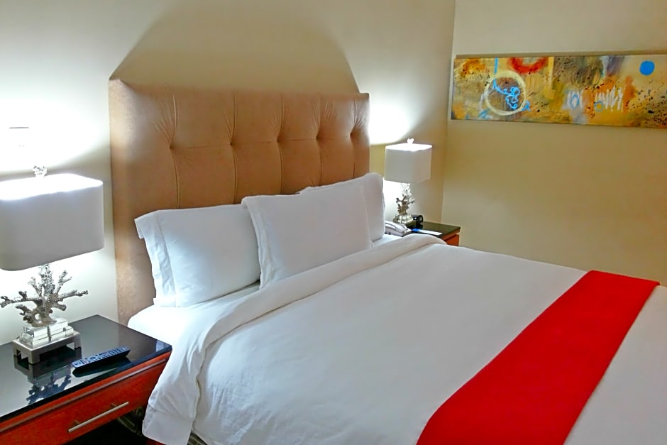 TRYP by Wyndham Aruba Adults Only Hotel