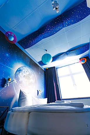 Standard Double Room with Shared Bathroom