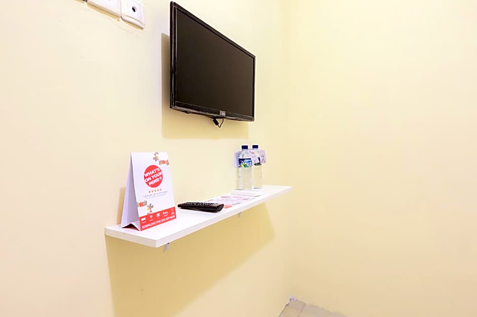 OYO 779 Mn One Residence Syariah Near ITC Cempaka Mas Near Kalbe Farma