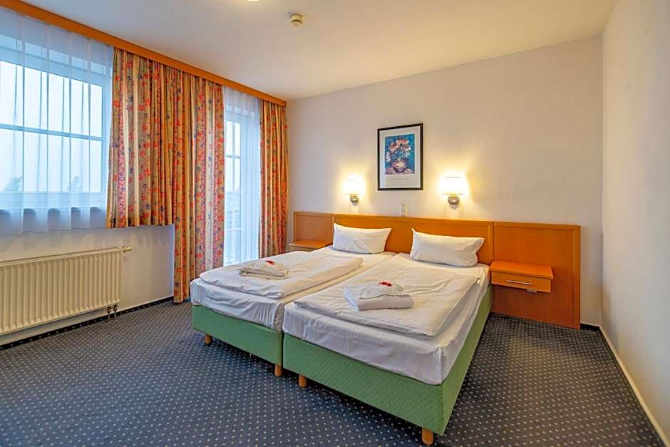 Hotel Rostock West im "Kritzmow Park"