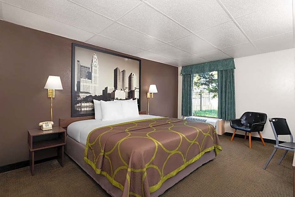 Photo 1 of 4 of 1 King Bed, Mobility Accessible
