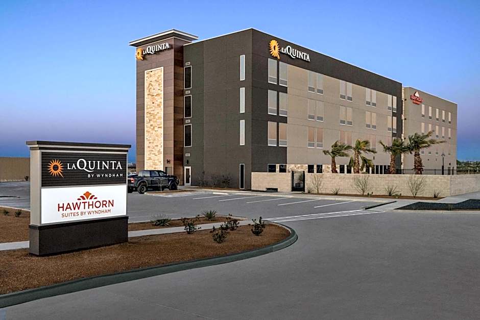 La Quinta Inn & Suites by Wyndham Del Rio