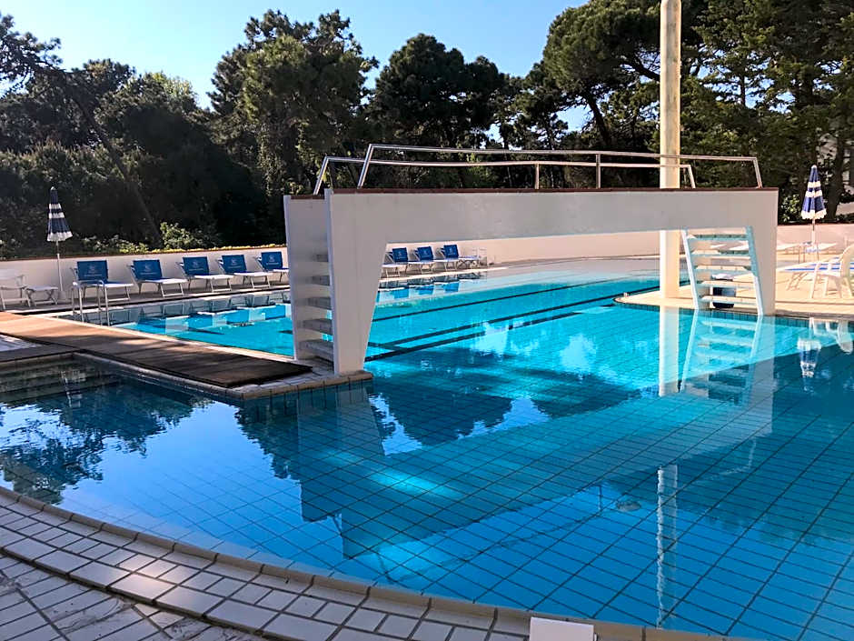 G&D Hotel Deanna Pool&Brunch