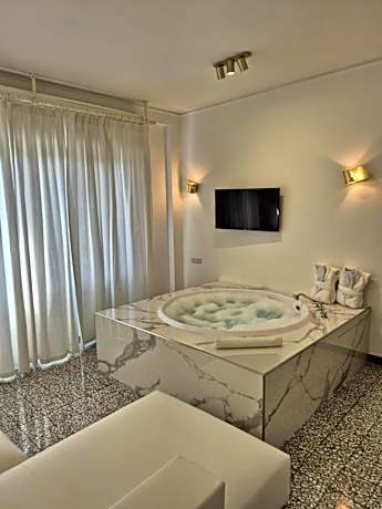 Eveline 2 - Piscina Privata o Jacuzzi