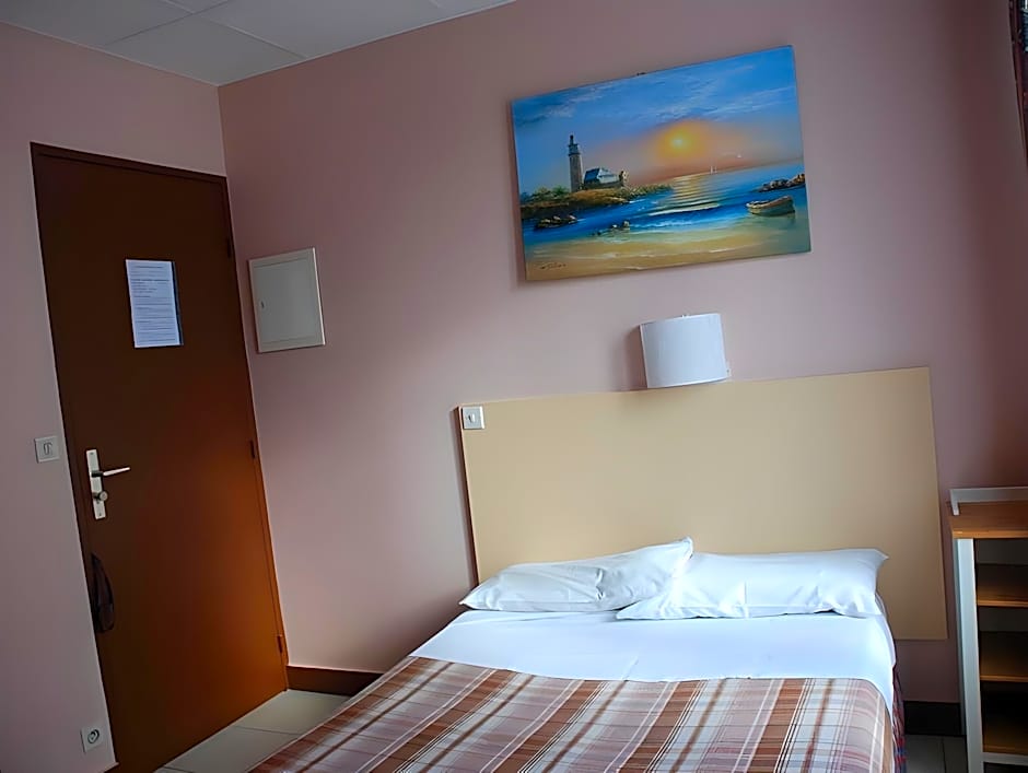 Photo 1 of 3 of Single Room