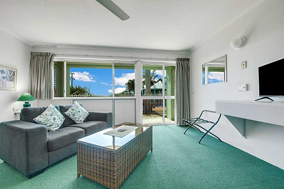 Reef Adventureland Motel