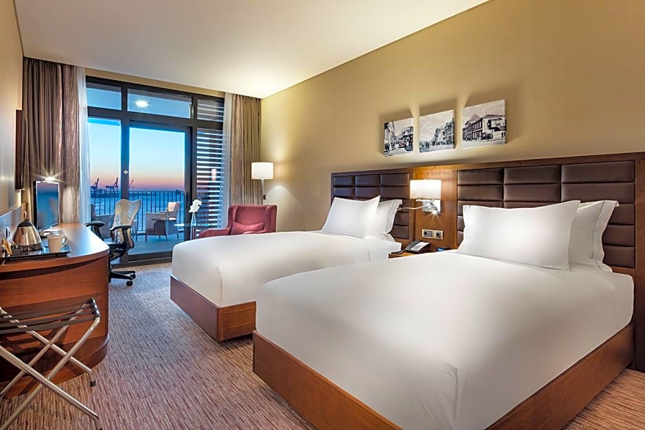 Hilton Garden Inn Izmir Bayrakli
