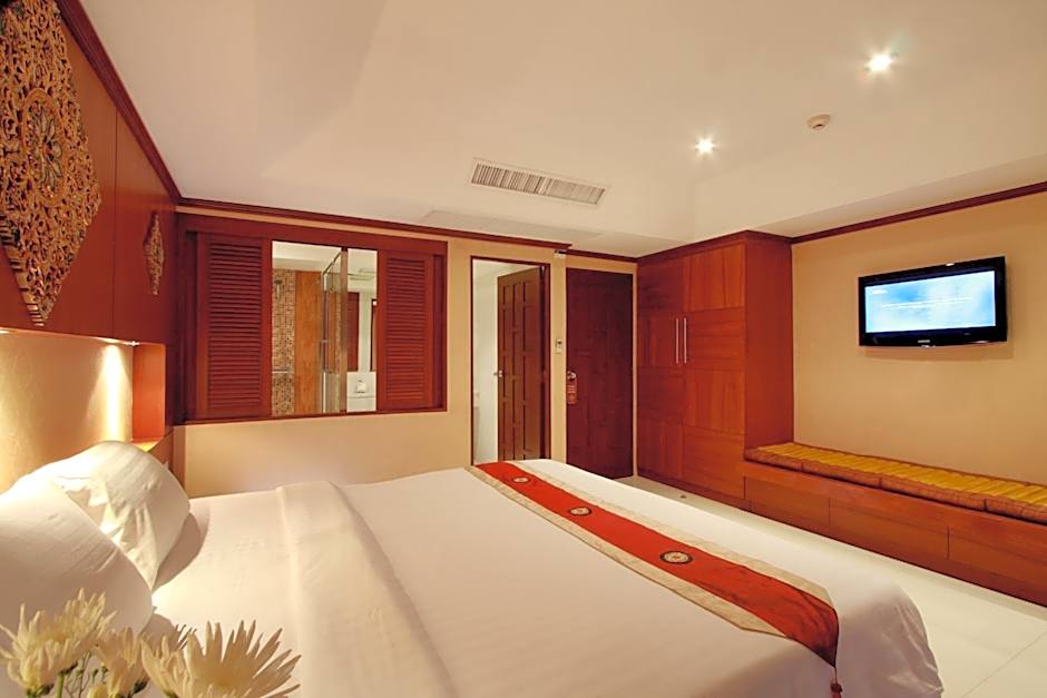 Rayaburi Hotel, Patong