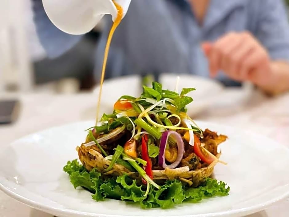 Nangkam Boutique Donsak