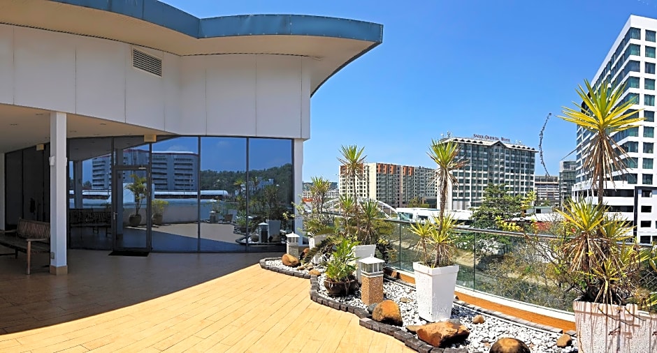 Oceania Hotel