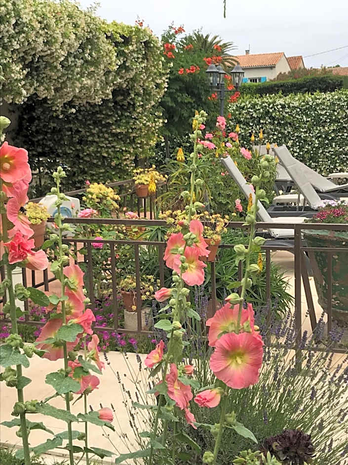 Logis Hotel Restaurant Hostellerie de la Tour