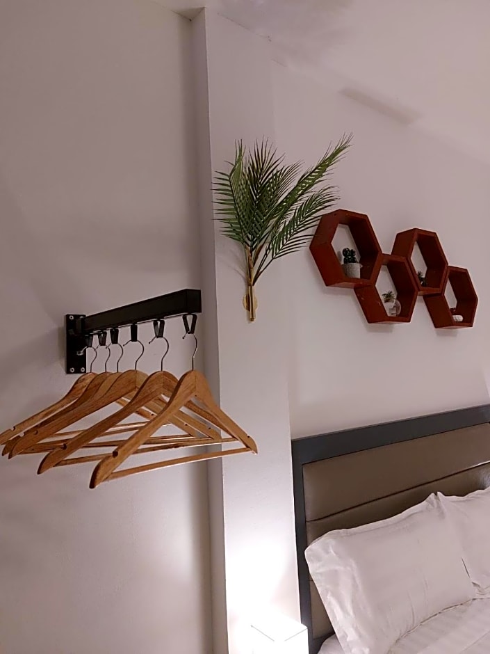 Bonsai Jacuzzi Suites