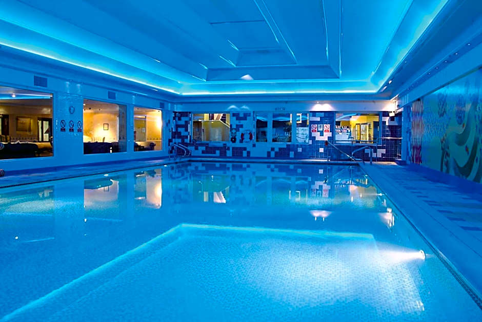 Dalmeny Resort Hotel