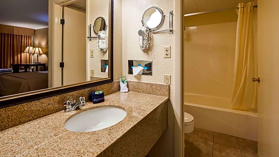 Best Western Center Pointe Inn