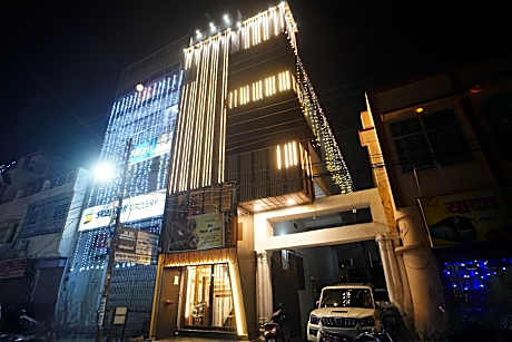 The Manohar Hotel Budaun