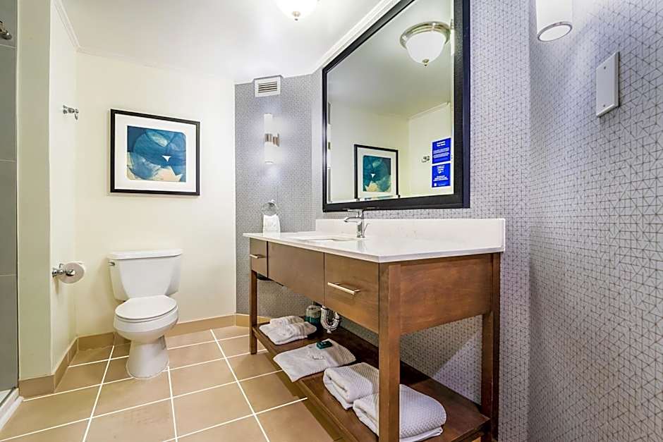 DoubleTree by Hilton South Charlotte Tyvola