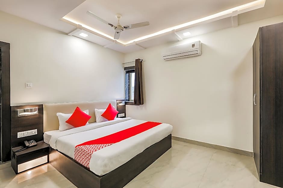 Hotel Cherry by OYO Rooms – Bhopal, IN