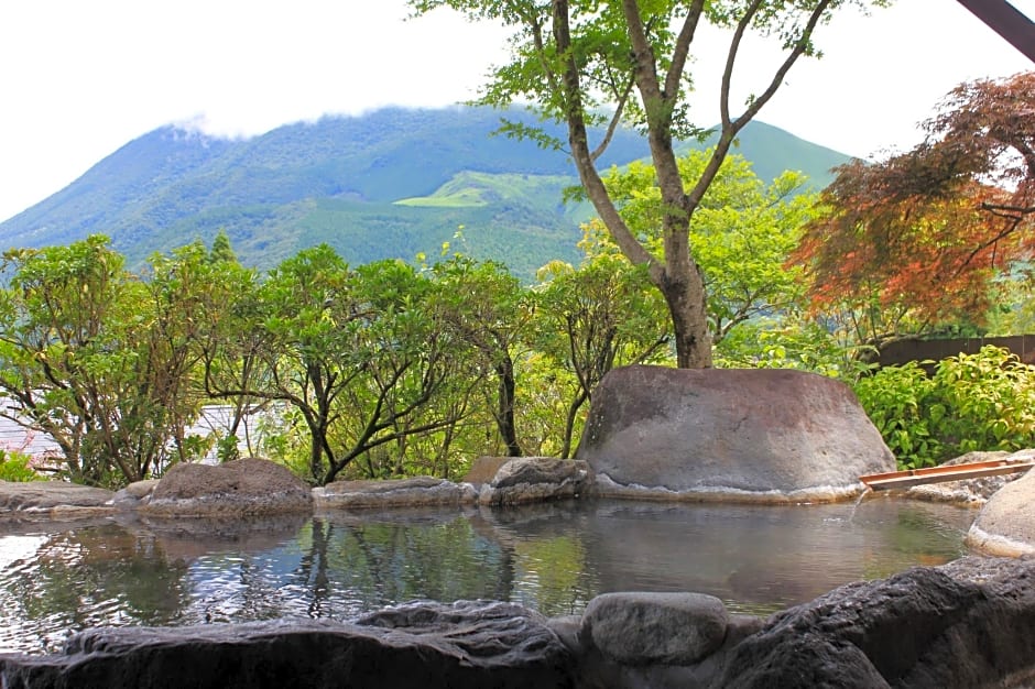 Yufuin Sanso Waremokou Hotel