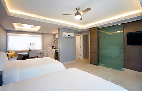 Deluxe Room with Double Beds