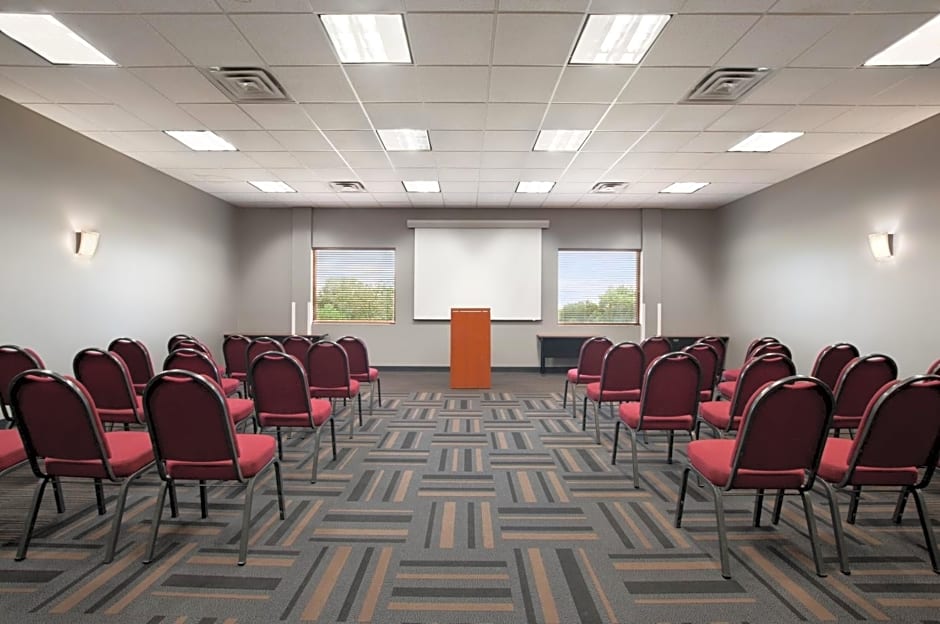 Wingate by Wyndham Round Rock Hotel & Conference Center