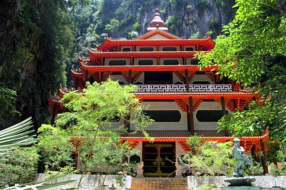 Super OYO 1163 Hotel Pulai