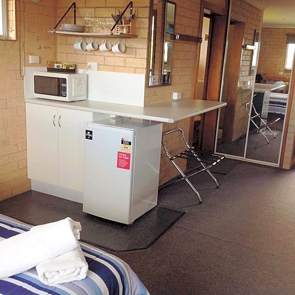 Avlon Gardens Motel