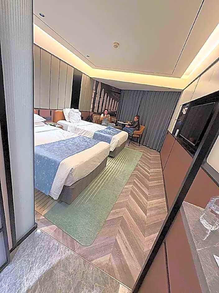 Emperor Hotel
