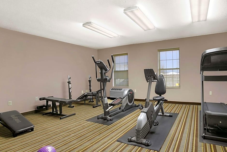 Super 8 by Wyndham Stafford/Springfield Area