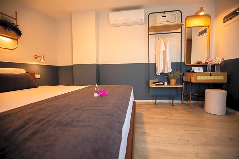 Urla 1867 Hotel