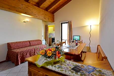 Comfort One-Bedroom Apartment (5 Adults)