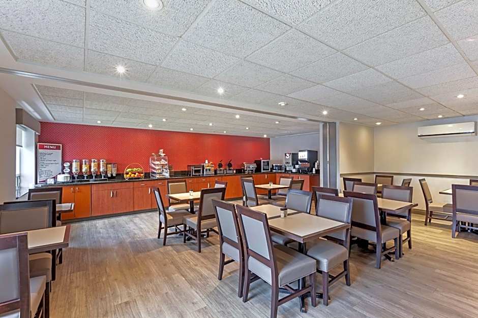 Best Western Plus Burlington Inn & Suites