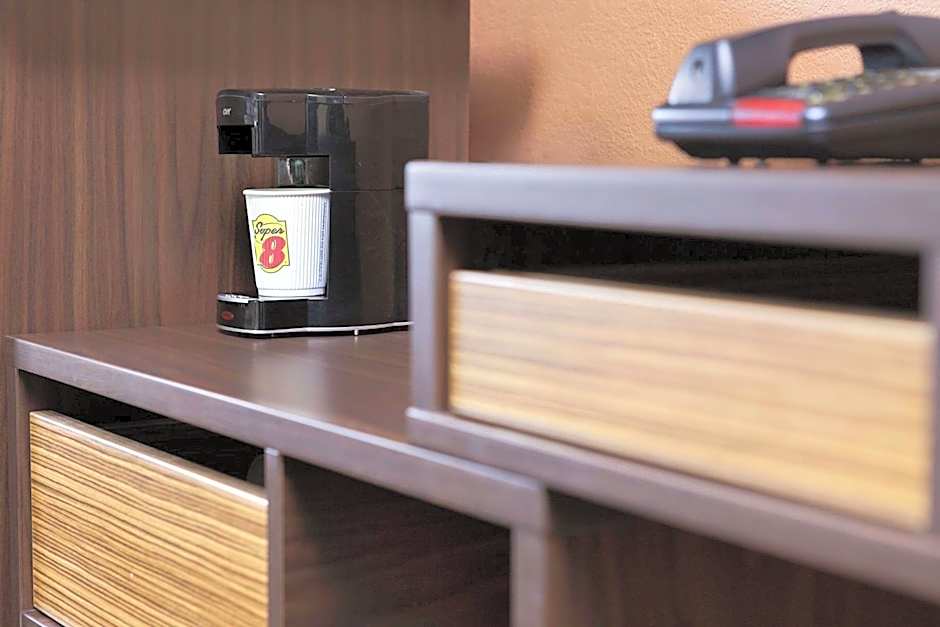 Super 8 by Wyndham Salem