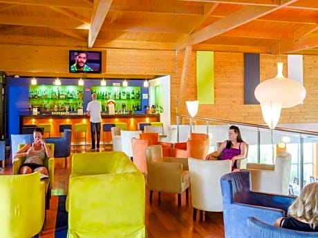 Yellow Alvor Garden - All Inclusive