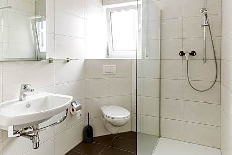 Economy Quadruple Room with Shared Bathroom
