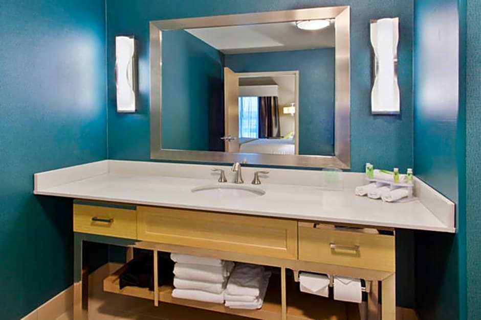 Holiday Inn Express & Suites Warner Robins North West By IHG
