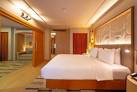 One-Bedroom King Suite