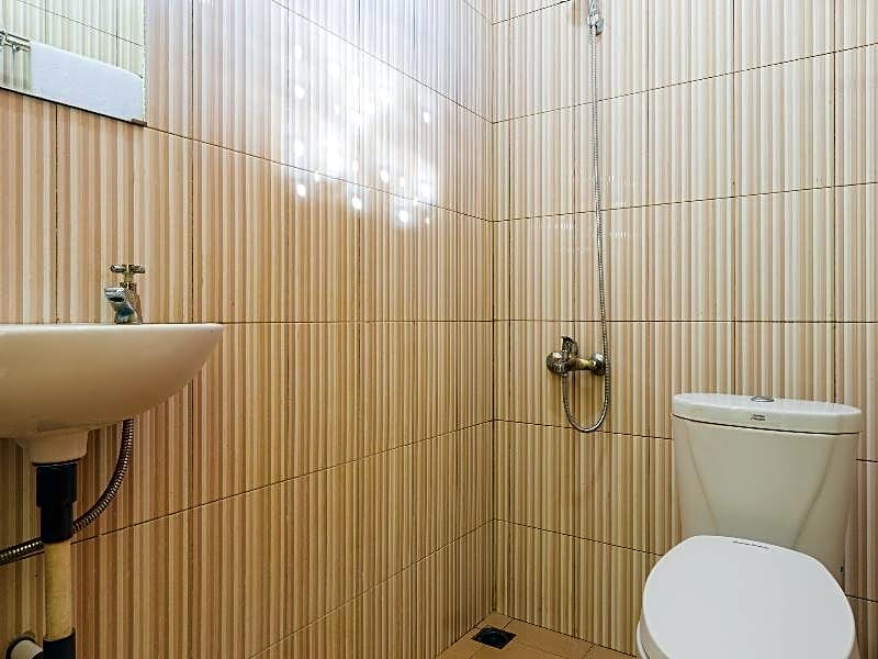 Super OYO 1682 Greenia Hotel