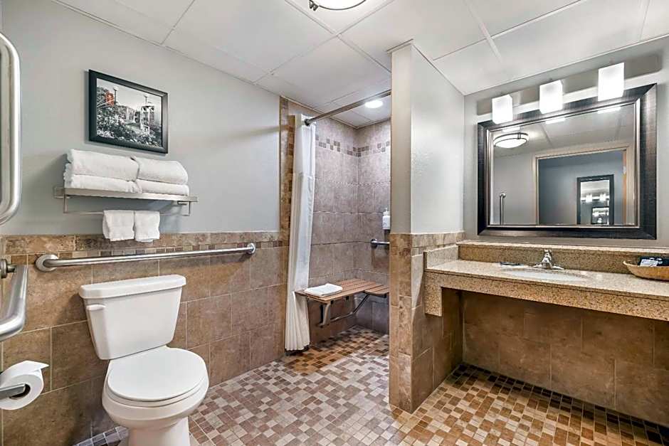 AmericInn by Wyndham Valley City - Conference Center