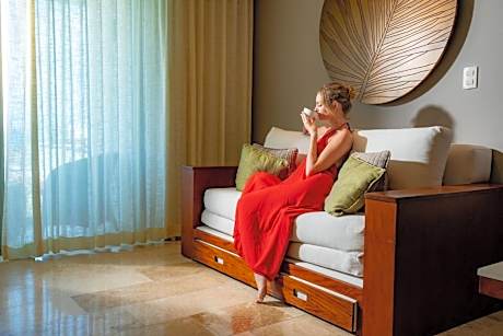 Deluxe Junior Suite, Partial Ocean View