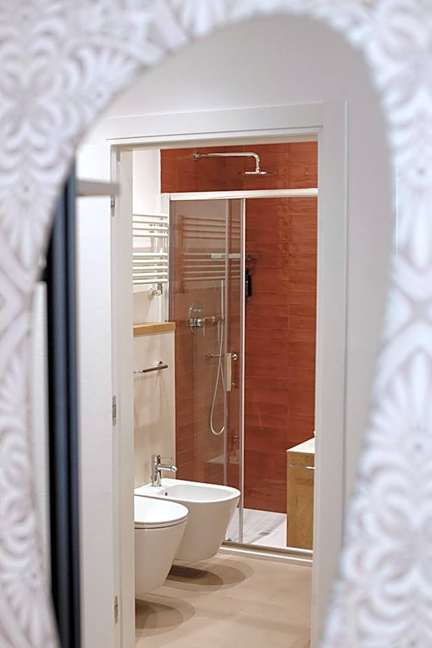 ELECTRIC Rooms & Suites