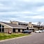 Days Inn & Suites by Wyndham Baxter Brainerd Area
