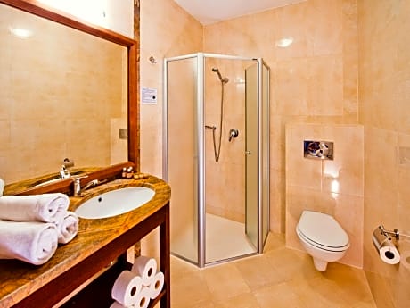 Twin Room with Extra Bed