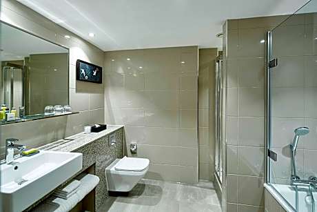 Ambassador Suite, M Club lounge access, 1 Bedroom Suite, 1 King, High floor