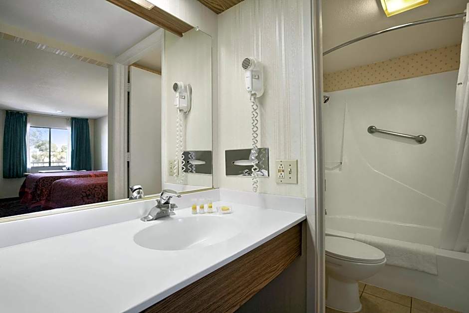 Days Inn by Wyndham Gilroy