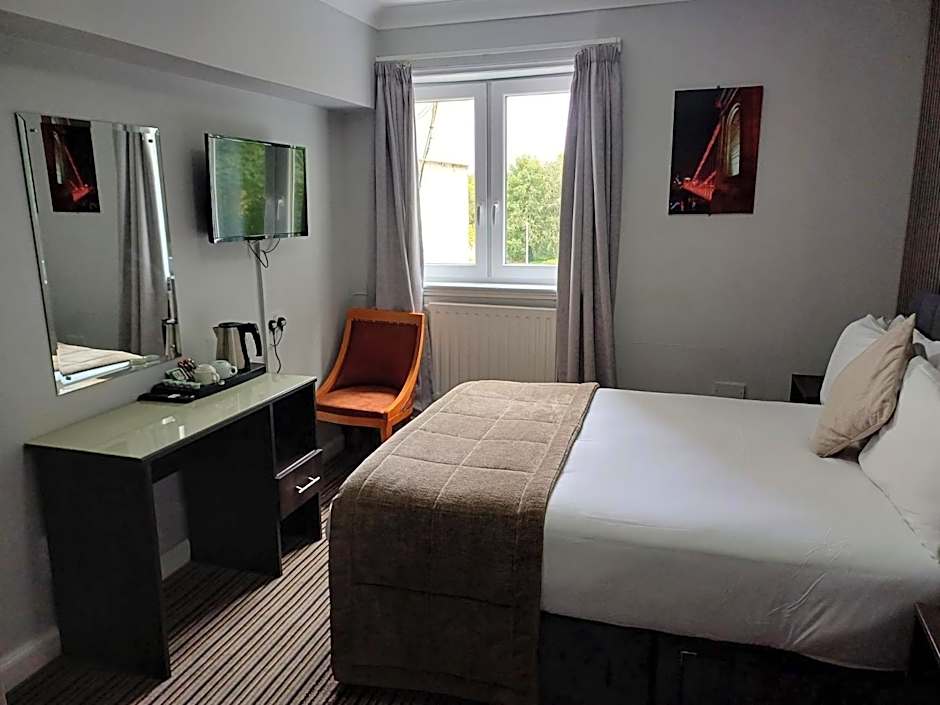 Kings Park Hotel