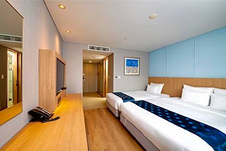 Family Twin Room
