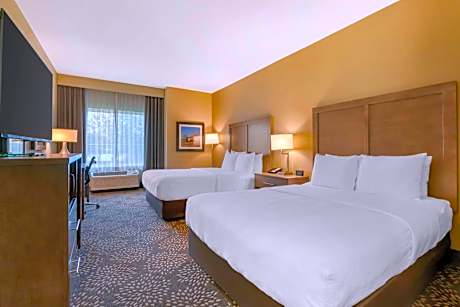 Queen Room with Two Queen Beds and Roll-In Shower - Disability Access/Non-Smoking